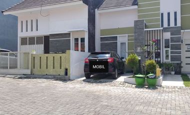 Rumah Cantik Siap Huni Dekat Kampus Kanjuruhan Kota Malang