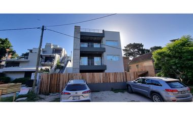 Moderno 2 Amb a Estrenar en Pinamar con pileta, cochera y baulera