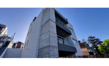 Moderno 2 Amb a Estrenar en Pinamar con pileta, cochera y baulera