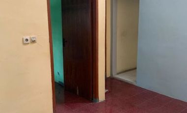 Rumah Disewakan 2 Lantai Lokasi di Babatan Indah, Wiyung