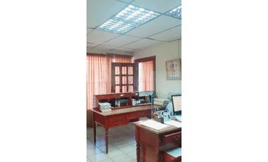 Se venden oficinas completamente amobladas, amplias y modernas