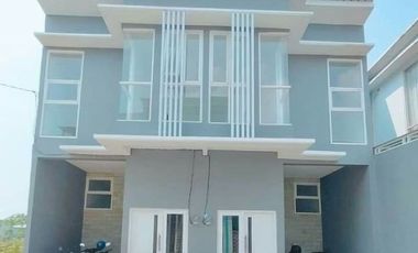 Rumah 2 Lantai 300jutaan Garansi 10 Tahun dekat Stasiun Kota Mojokerto