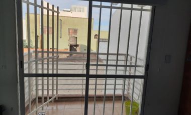 HERMOSO DPTO 2 AMBIENTES, SEMINUEVO, SOBRE AV. SAN MARTIN
