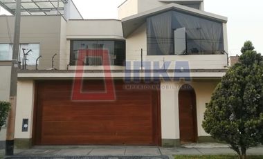 HERMOSA CASA EN VENTA EN ZONA SEGURA  Y TRANQUILA DE ATE