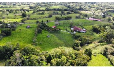 VENDO FINCA DE 22 HECTAREAS CON HERMOSA CASA BUGABA
