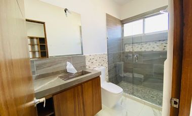 Casa en Fraccionamiento en Paraíso Country Club Emiliano Zapata - CAEN-859-Fr*