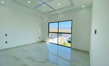 Casa en Fraccionamiento en Paraíso Country Club Emiliano Zapata - CAEN-859-Fr*