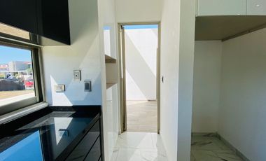 Casa en Fraccionamiento en Paraíso Country Club Emiliano Zapata - CAEN-859-Fr*