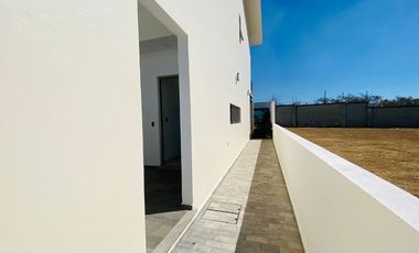 Casa en Fraccionamiento en Paraíso Country Club Emiliano Zapata - CAEN-859-Fr*