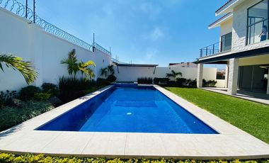 Casa en Fraccionamiento en Paraíso Country Club Emiliano Zapata - CAEN-859-Fr*
