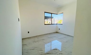 Casa en Fraccionamiento en Paraíso Country Club Emiliano Zapata - CAEN-859-Fr*