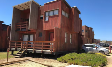 Casa en Arriendo en Loft amoblado en condominio privado con acceso a la playa.