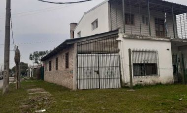 Casa para 2 Familias en venta en Ezpeleta Oeste