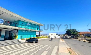 Arriendo local comercial en Strip Center El Santuario