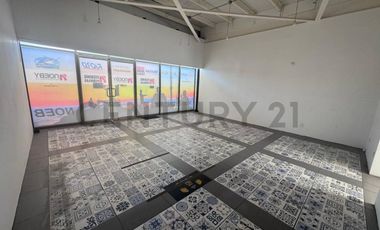 Arriendo local comercial en Strip Center El Santuario