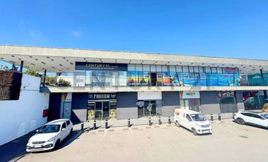 Arriendo local comercial en Strip Center El Santuario