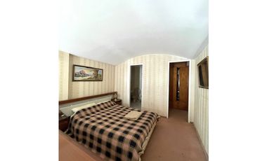 VENTA 2 DEPTOS.UNIFICADOS. A LA CALLE C/ COCHERA. Z/ CENTRO