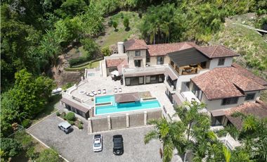 Valle Escondido Mansión
