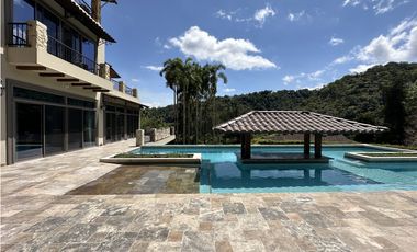 Valle Escondido Mansión