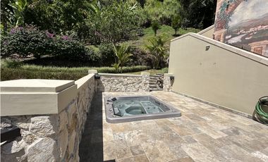 Valle Escondido Mansión