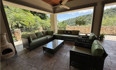 Valle Escondido Mansión