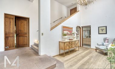 Casa en arriendo de 5 dorm. en Vitacura