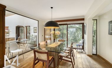 Casa en arriendo de 5 dorm. en Vitacura