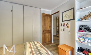 Casa en arriendo de 5 dorm. en Vitacura