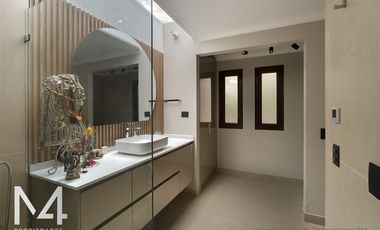 Casa en arriendo de 5 dorm. en Vitacura