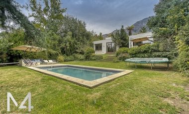 Casa en arriendo de 5 dorm. en Vitacura