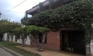 Casa en Venta - 3 dormitorios 2 baños - 250mts2 - San Nicolás De Los Arroyos