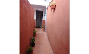 CHALET 4 AMB. GARAGE + DOS DEPTOS  2 AMB