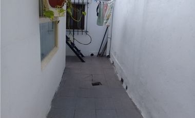 CHALET 4 AMB. GARAGE + DOS DEPTOS  2 AMB