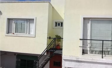 CHALET 4 AMB. GARAGE + DOS DEPTOS  2 AMB