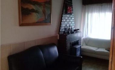 CHALET 4 AMB. GARAGE + DOS DEPTOS  2 AMB