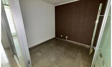 OFICINA EN MARBELLA TORRE BANESCO 103M2 CON DIVISIONES