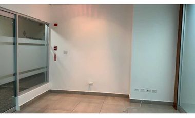 OFICINA EN MARBELLA TORRE BANESCO 103M2 CON DIVISIONES