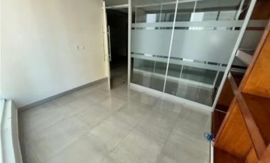 OFICINA EN MARBELLA TORRE BANESCO 103M2 CON DIVISIONES