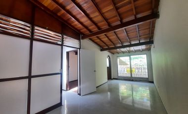 CASA COMERCIAL EN ARRIENDO UBICADO EN MEDELLIN SECTOR ESTADIO