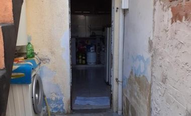 Departamento céntrico, al frente, tipo casa, Bernal, Quilmes