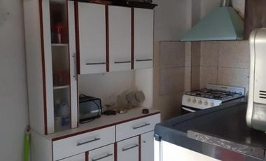 Departamento céntrico, al frente, tipo casa, Bernal, Quilmes