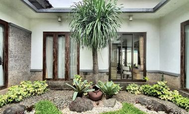 DIJUAL RUMAH MEWAH, LUAS di Jl DURIAN, JAGAKARSA, JAKSEL