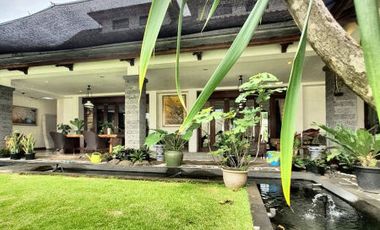 DIJUAL RUMAH MEWAH, LUAS di Jl DURIAN, JAGAKARSA, JAKSEL