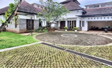 DIJUAL RUMAH MEWAH, LUAS di Jl DURIAN, JAGAKARSA, JAKSEL