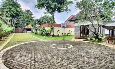 DIJUAL RUMAH MEWAH, LUAS di Jl DURIAN, JAGAKARSA, JAKSEL
