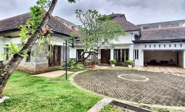 DIJUAL RUMAH MEWAH, LUAS di Jl DURIAN, JAGAKARSA, JAKSEL