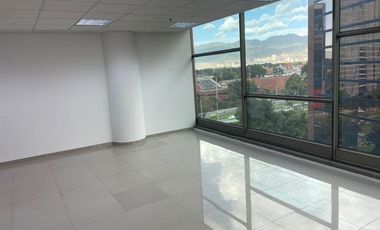 oficina en arriendo en el salitre. Cod A50632