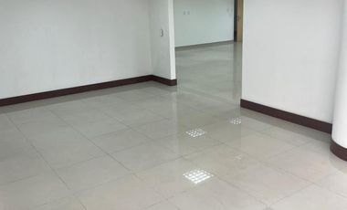 oficina en arriendo en el salitre. Cod A50632