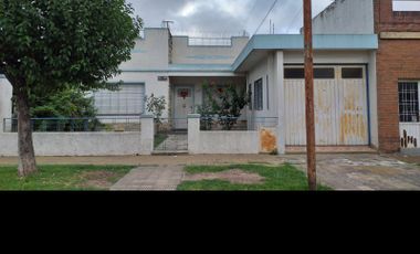 Casa  en Venta Ramos Mejia / La Matanza (A025 3084)