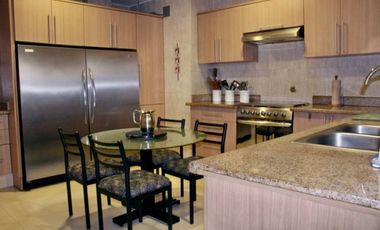 Se vende hermosa casa de dos niveles en Ancón